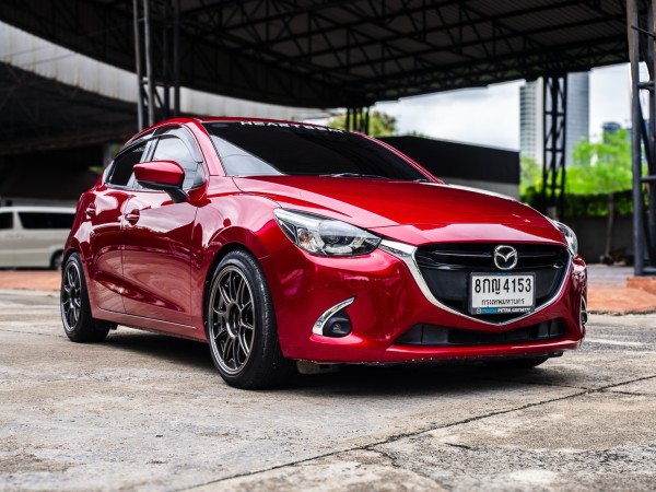 2019 Mazda 2 Hatchback (5 ประตู) สีแดง