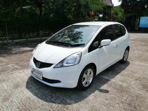 Honda Jazz GE ปี 2008 สีขาว