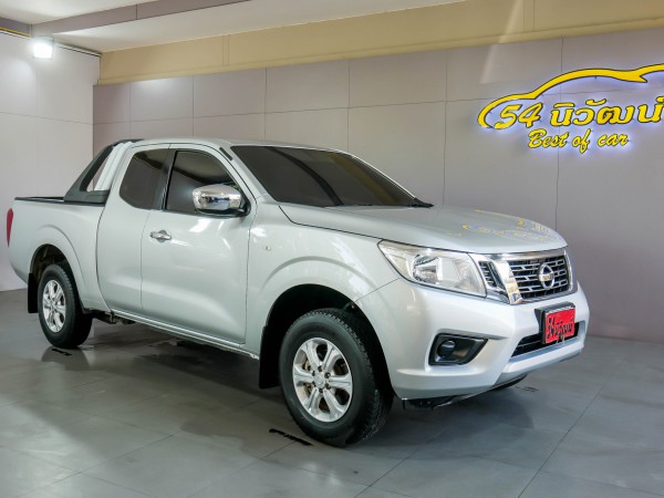 NISSAN NAVARA NP300 KINGCAB 2.5 E MT ปี 2018 สีเงิน