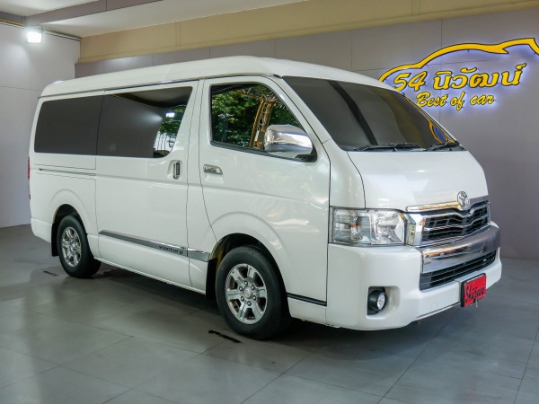 TOYOTA VENTURY 3.0 G AT ปี 2015 สีขาว