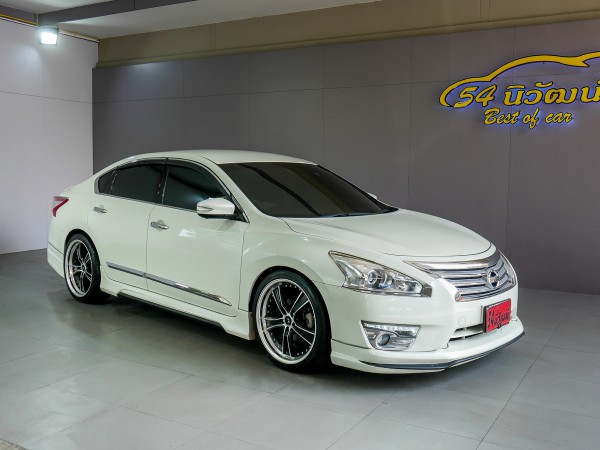 NISSAN TEANA 2.0 XL AT ปี 2015 สีขาว