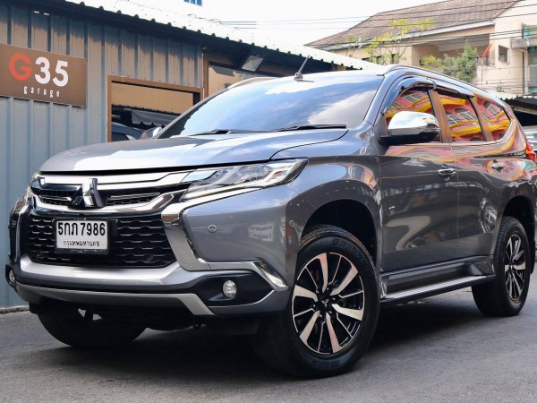 Mitsubishi Pajero Sport ปี 2016 สีขาว