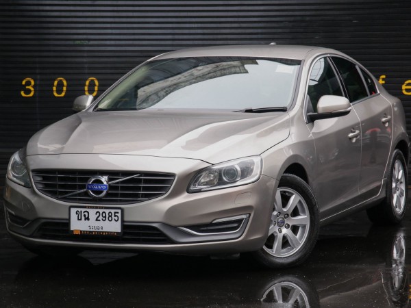 Volvo S60 ปี 2014 สีเทา