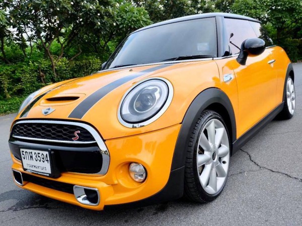 Mini Hatch (Cooper) Gen3 F56 (3 ประตู) ปี 2014 สีเหลือง