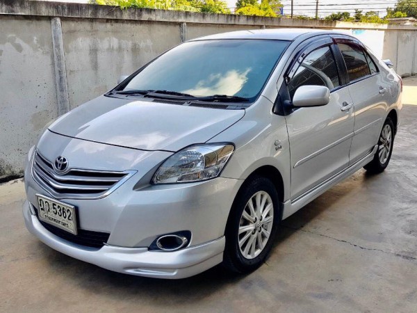 Toyota Vios ปี 2010 สีเงิน