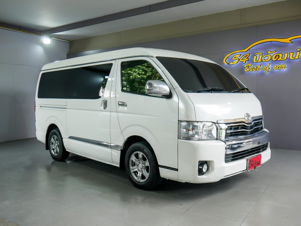 TOYOTA VENTURY 3.0 G ปี 2015 สีขาว