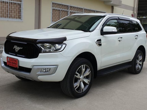 Ford Everest ปี 2015 สีขาว