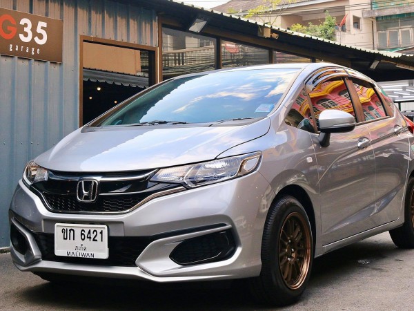 Honda Jazz GK ปี 2019 สีเงิน