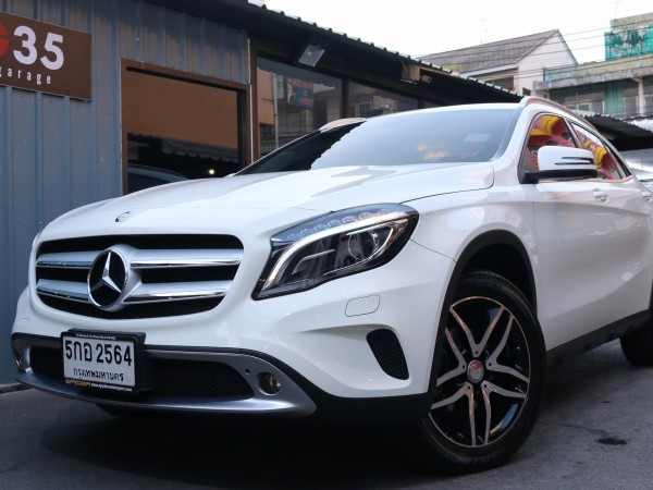 Mercedes-Benz GLA-Class X156 GLA200 ปี 2016 สีขาว