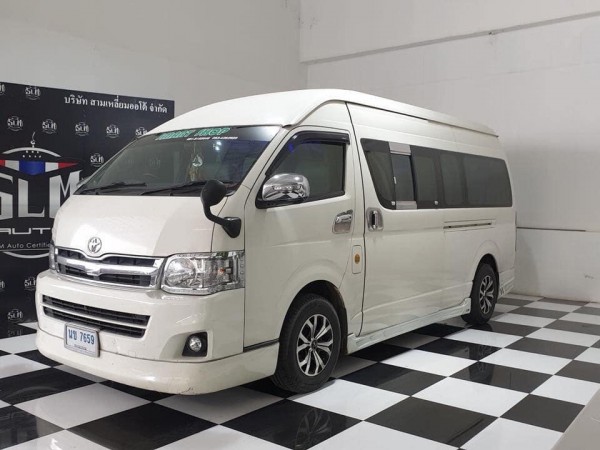 Toyota HiAce Commuter ปี 2012 สีขาว