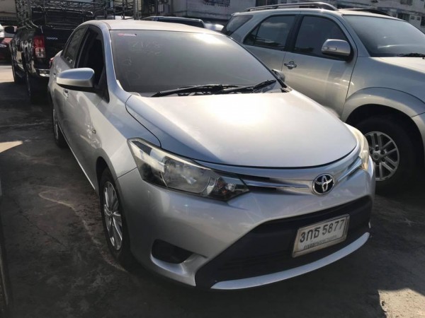 Toyota Vios ปี 2013 สีเงิน