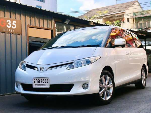 Toyota Estima ปี 2010 สีขาว