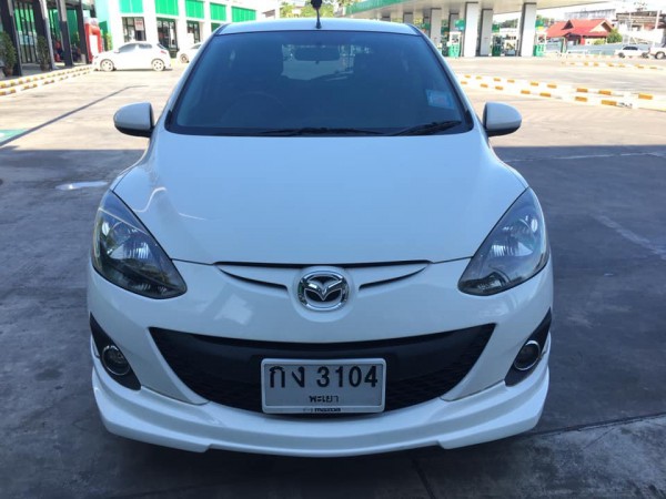 Mazda 2 Sports (5 ประตู) ปี 2012 สีขาว