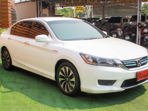 HONDA ACCORD G9 2.0 HYBRID AT ปี 2015 สีขาว