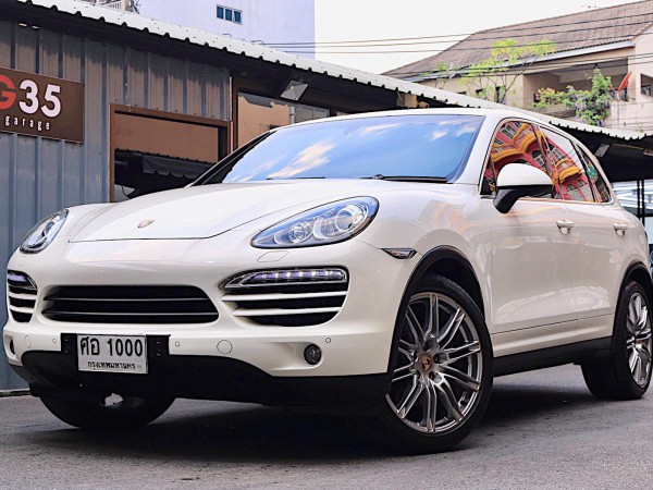 Porsche Cayenne ปี 2012 สีขาว