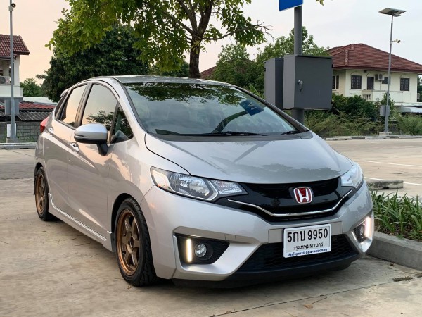 Honda Jazz GK ปี 2016 สีเงิน