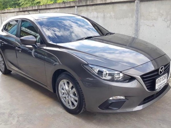 Mazda 3 Hatchback ปี 2015 สีเทา