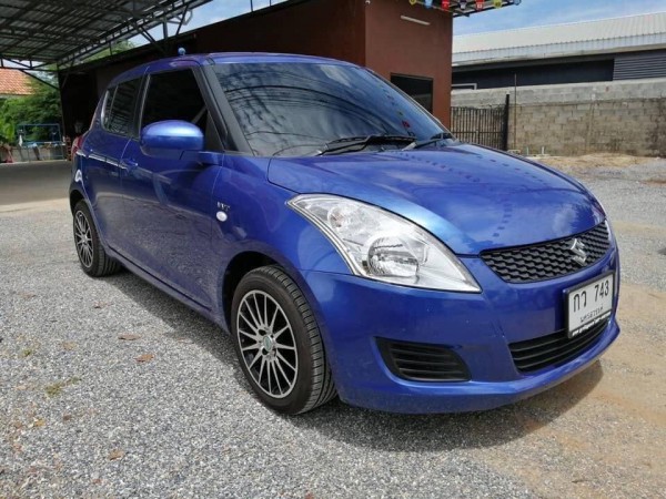 Suzuki Swift ปี 2015 สีน้ำเงิน