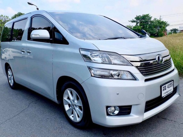 Toyota Vellfire ปี 2012 สีเงิน