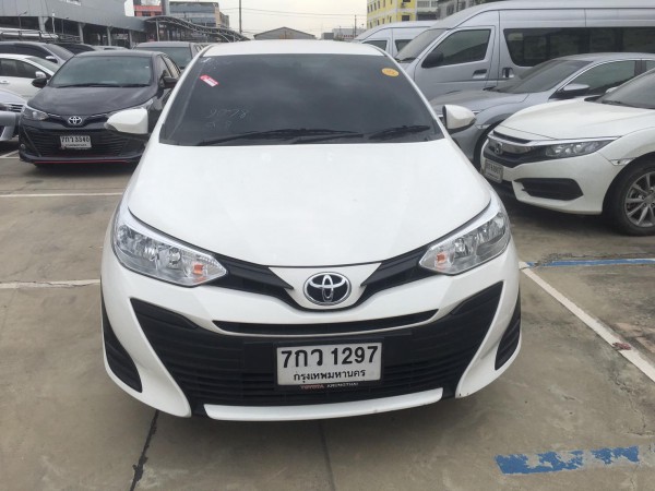 Toyota Yaris Ativ ปี 2018 สีขาว